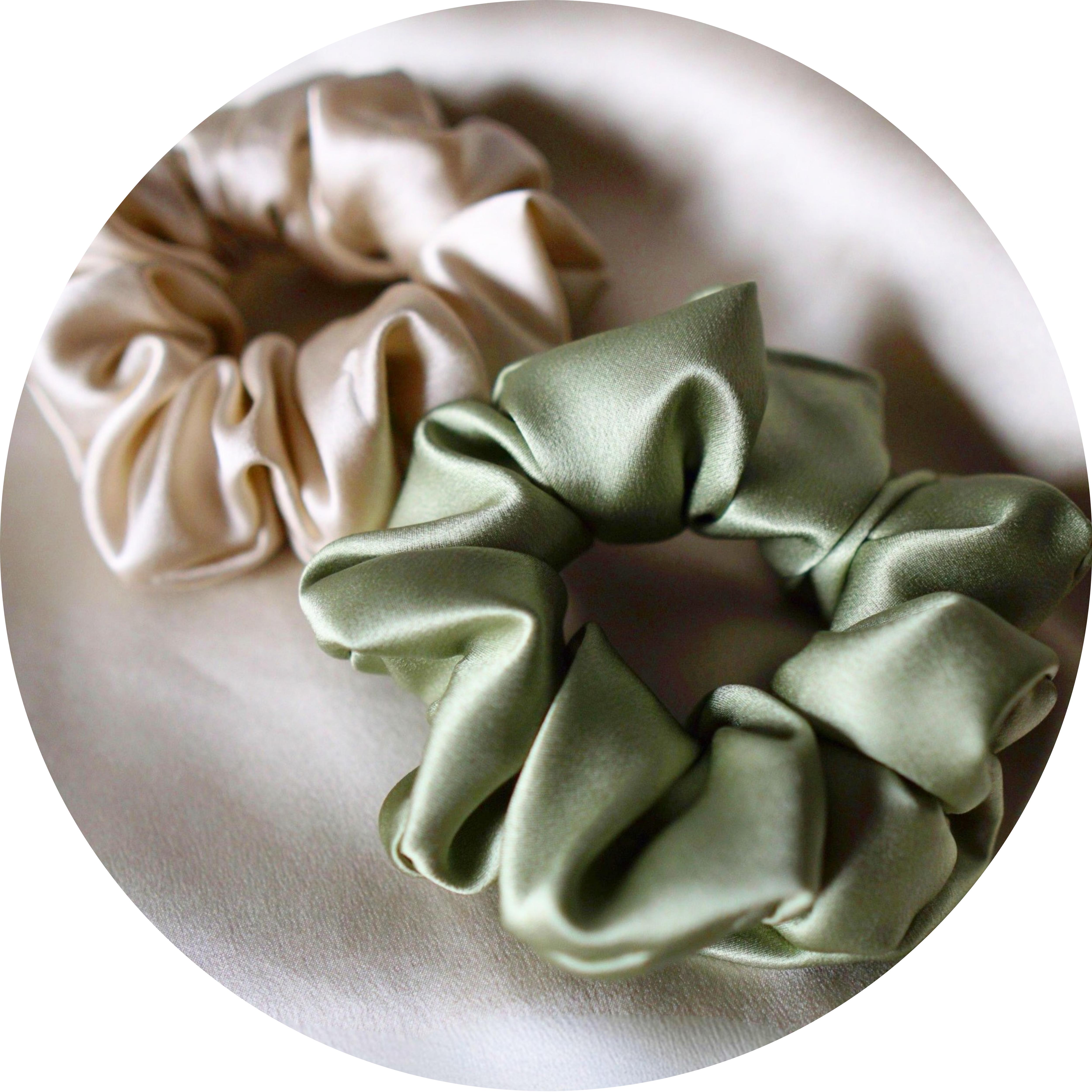 Jedwabne scrunchies